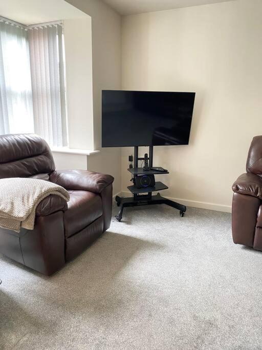 4-Room Detached Furnished Home With Parking Leicester Exterior photo