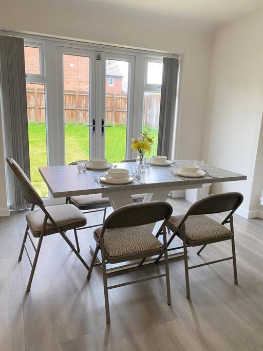 4-Room Detached Furnished Home With Parking Leicester Exterior photo